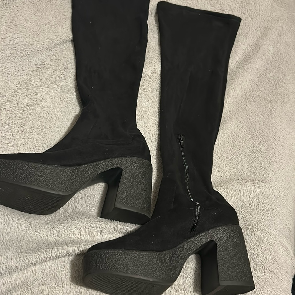 Truffle Collection Chunky over the knee Boots
